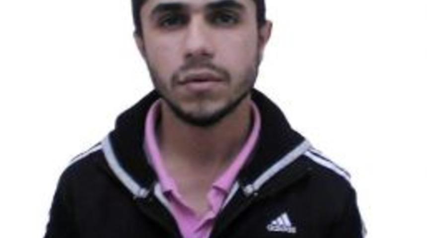 Aranan ş&uuml;pheli otomobille polise &ccedil;arpıp ka&ccedil;tı