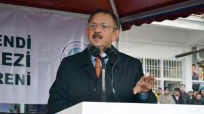 Kayseri B&uuml;y&uuml;kşehir Belediye Başkanı Mehmet &Ouml;zhaseki: