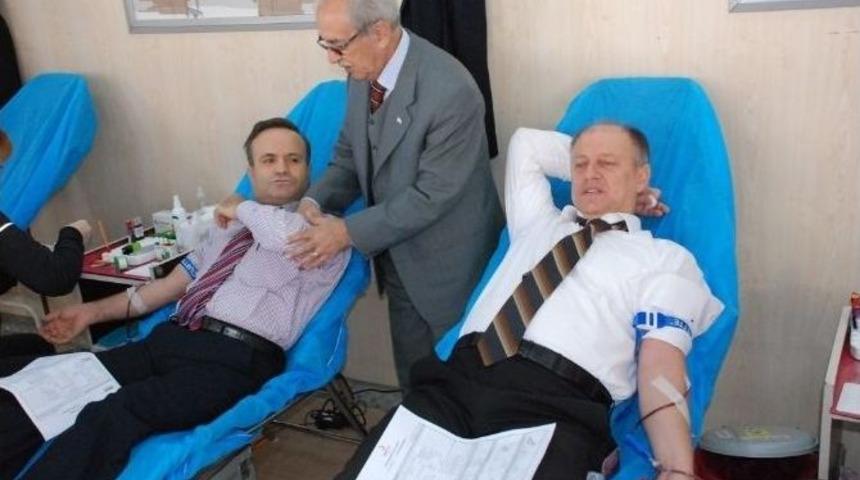 Şehzadeler Kaymakamlığı&rsquo;ndan Kan Bağış Kampanyası