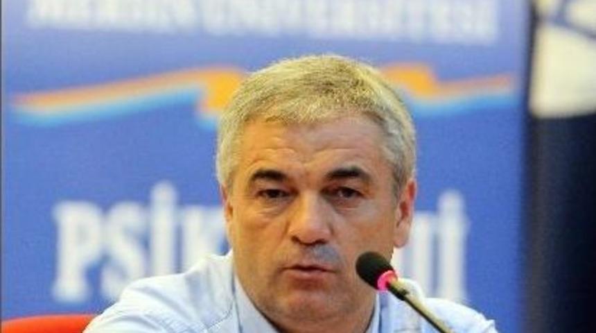 Rıza &Ccedil;alımbay: "5+3 Sisteminin T&uuml;rk Futboluna Zarar Verdiği Kanaatindeyim"