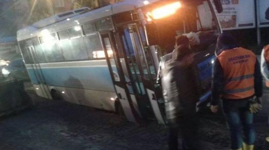 Belediyenin A&ccedil;tığı &Ccedil;ukura Belediye Otob&uuml;s&uuml; D&uuml;şt&uuml;