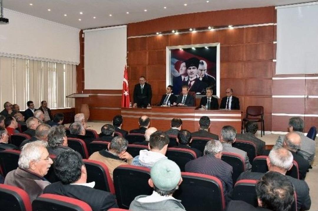 Vali Yavuz K&ouml;y Ve Mahalle Muhtarlarıyla Bir Araya Geldi