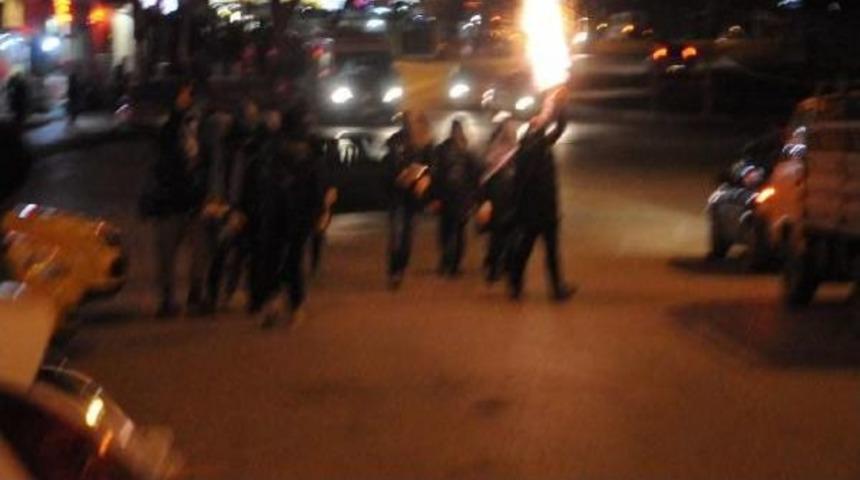 Pkk yandaşları ankara'da ortalığı savaş alanına &ccedil;evirdi