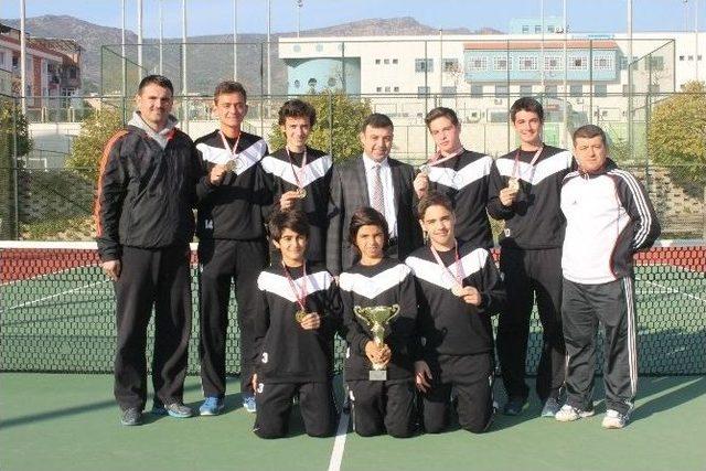 Yamanlar Koleji Teniste De Şampiyon