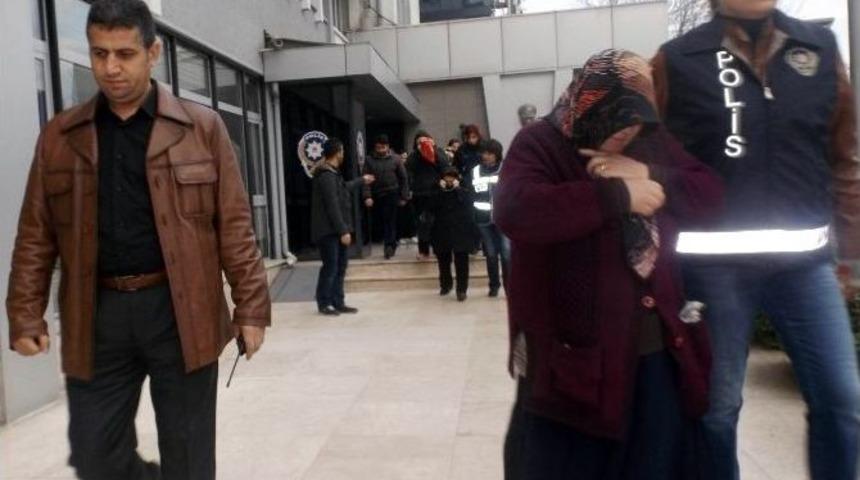 Bonuslu Fuhuş &Ccedil;etesine Polis Baskını