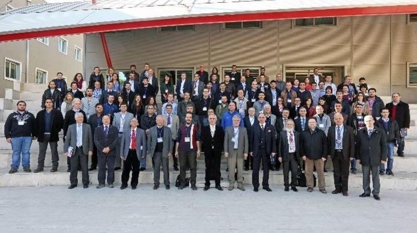 T&uuml;rkiye&rsquo;nin Y&uuml;zde 46&rsquo;sı İnternetten Bihaber