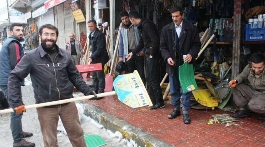 Van&rsquo;da Kar Yağışı