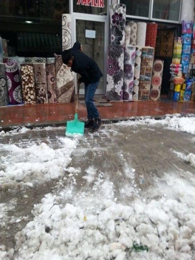 Van&rsquo;da Kar Yağışı 1