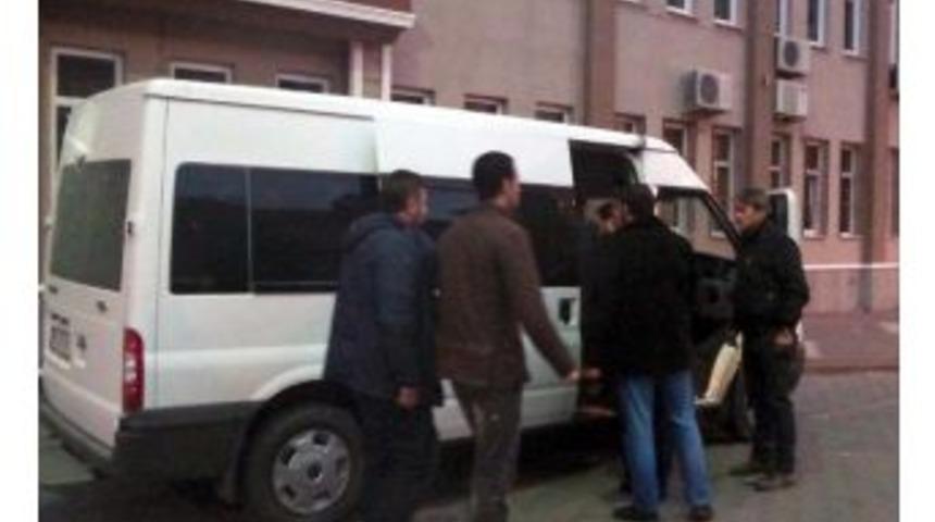 Zorla &ccedil;ek senet tahsilatına 4 tutuklama