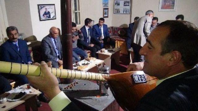 Kars'ta aşık atışmalı 'kış gecesi' programı