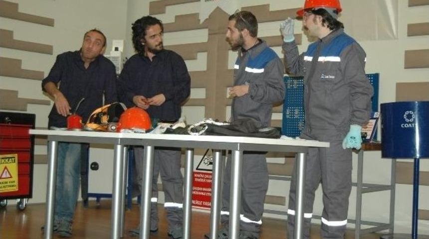 Bursa&rsquo;da İş Sağlığı Ve G&uuml;venliğine Tiyatrolu Bakış