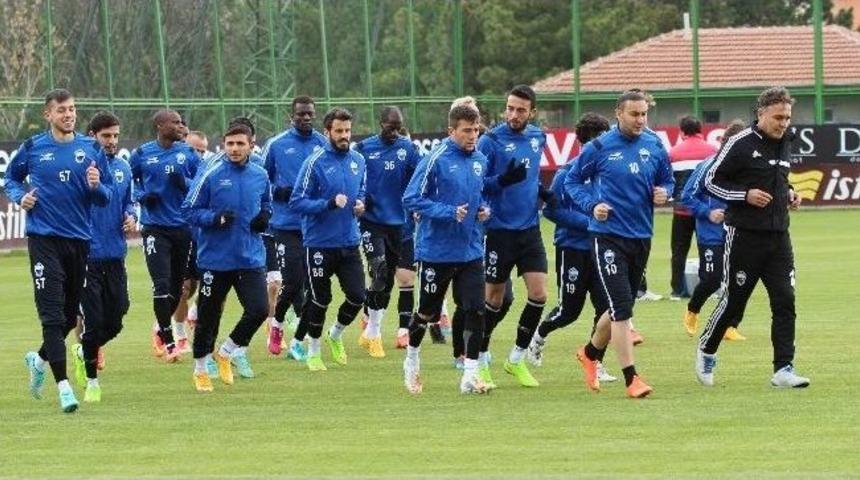 Teknik Direkt&ouml;rleri İle Yollarını Ayıran İki Takım Kozlarını Yarın Paylaşacak