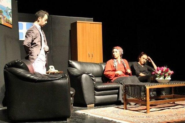 Aydın Emniyeti Tiyatro Oyunu İle Madde Bağımlılığına Dikkat &Ccedil;ekiyor 3