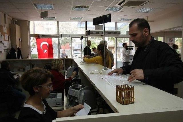 Bayraklı Vezneleri Hafta Sonu Da Açık 1