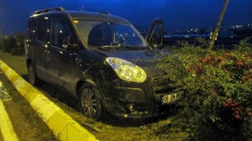 Kaza Yapan S&uuml;r&uuml;c&uuml; Olay Yerinden Ka&ccedil;tı