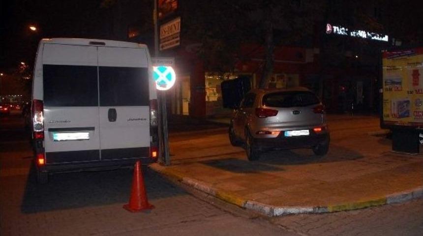 Vatandaş Ara&ccedil;larını Nereye Park Edeceklerini Şaşırdı
