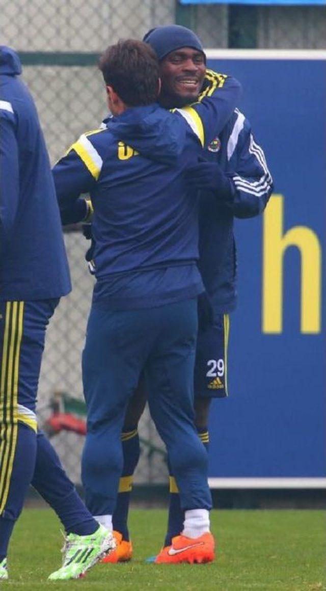 Fenerbahçe de gökhan gönül takımla çalıştı 2