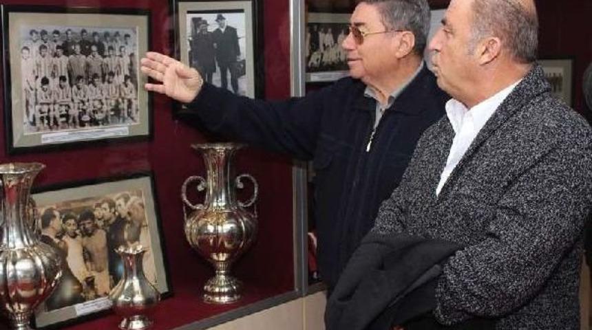 Fatih terim g&ouml;ztepe'de hasret giderdi