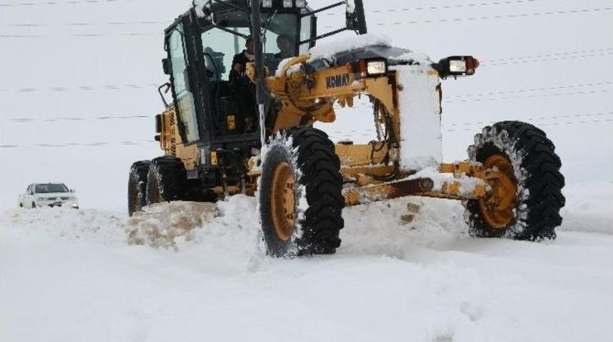 Tuşba Belediyesi&rsquo;nden Karla M&uuml;cadele Seferberliği