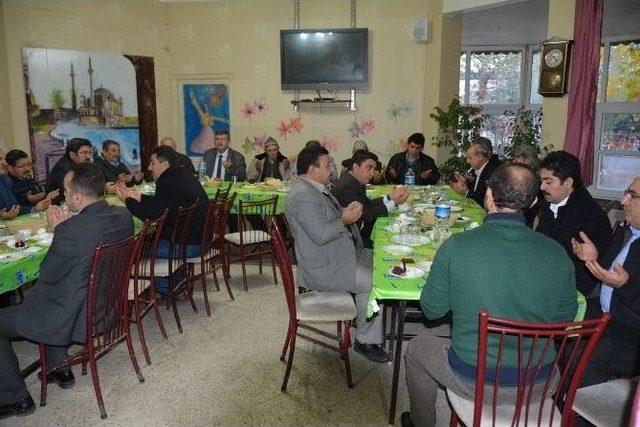 Başkan &Ccedil;er&ccedil;i Karak&ouml;y Sakinleriyle Kahvaltıda Buluştu 2