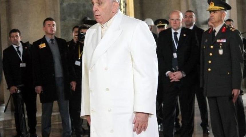 Papa Francis Ata&rsquo;nın Huzurunda