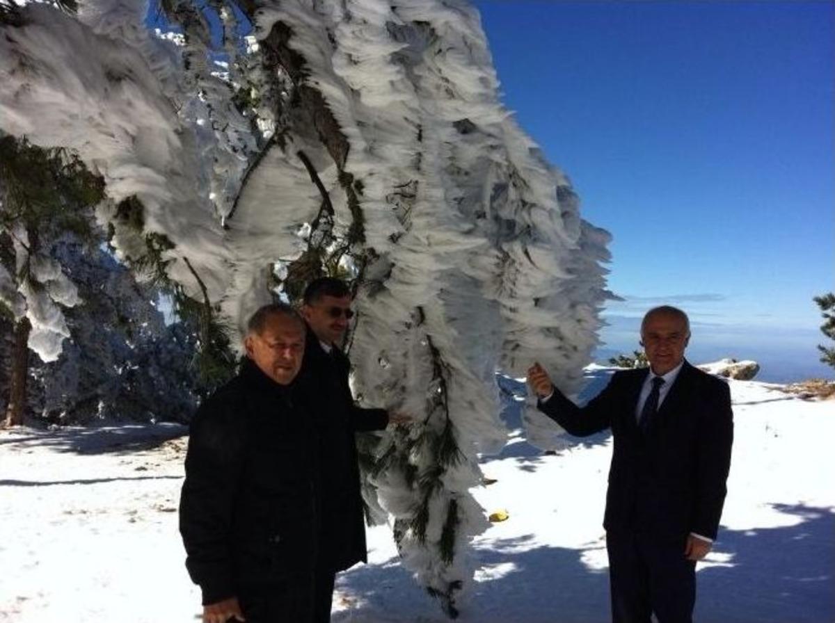 Vali Bektaş Spil&rsquo;e Yapılan Alt Yapı Yatırımlarını İnceledi