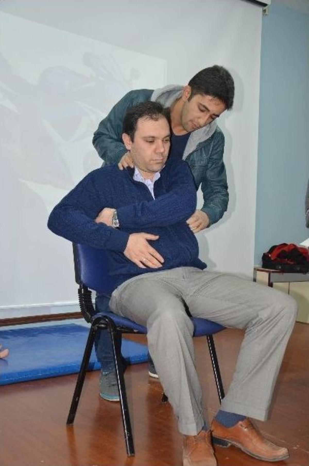 Kars&rsquo;ta &ldquo;temel İlkyardım Eğitimi&rsquo;ni Tamamlayan Sultan Alparslan Koleji &Ouml;ğretmenlerine Sertifikaları Verildi