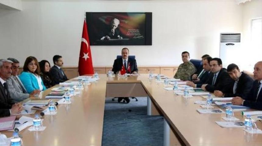 Hakkari'de uyuşturucuyla m&uuml;cadele toplantısı