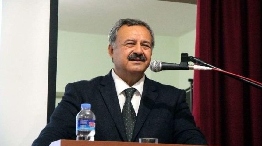 Uysal, &Ouml;ğrencilerle Sohbet Etti