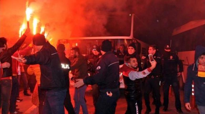 Galatasaray kafilesi gaziantep&rsquo;te