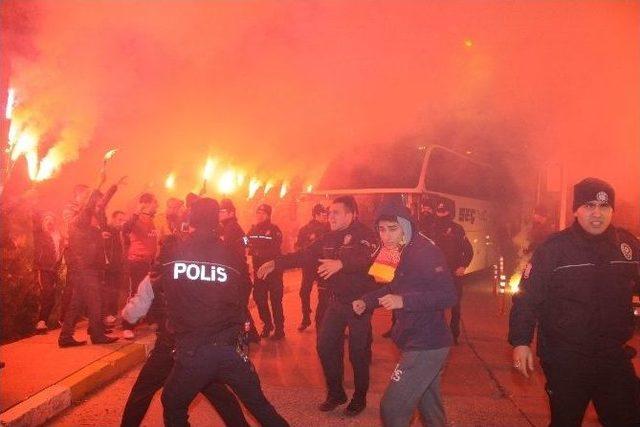 Galatasaray Kafilesi Gaziantep&rsquo;e Geldi 2