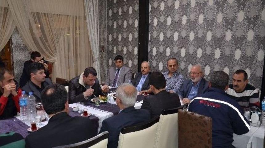 Tosya&rsquo;da &rsquo;spor İ&ccedil;in El Ele&rsquo; Toplantısı