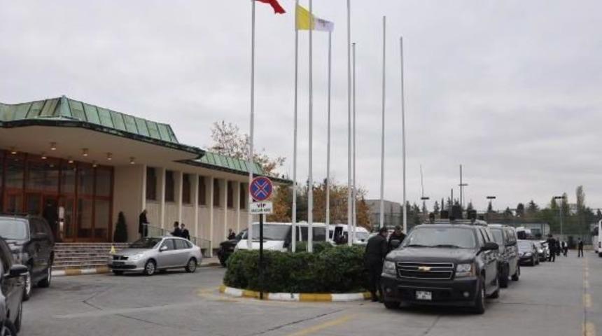 Papa d&uuml;şme tehlikesi ge&ccedil;irdi