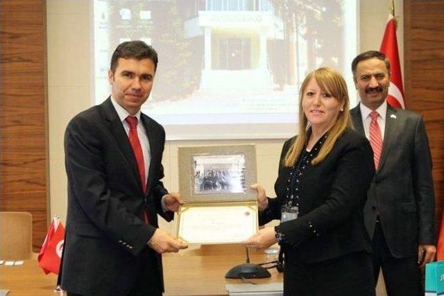 Tunuslu Yargı&ccedil;lara Y&ouml;nelik Mesleki Eğitim Programı 1