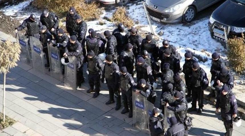 Başbakan Davutoğlu&rsquo;nun Kars Ziyareti &Ouml;ncesi Yoğun G&uuml;venlik &Ouml;nlemeleri Alındı
