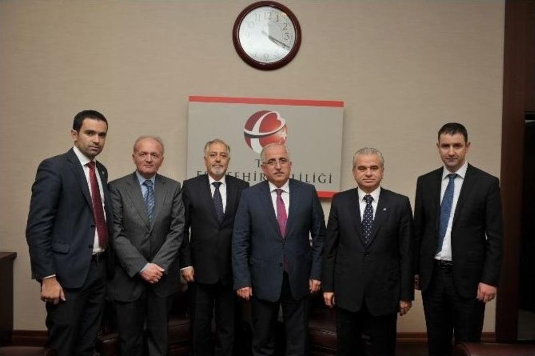 Kosovalı İş Adamları Vali Tuna&rsquo;yı Ziyaret Etti