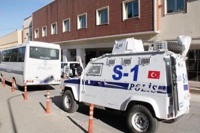 Işid, sınır hattına 2 bombalı ara&ccedil;la saldırdı (2) 3