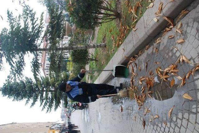 Belediye İş&rsquo;ten Kahraman Temizlik İş&ccedil;isine &Ouml;d&uuml;l 1
