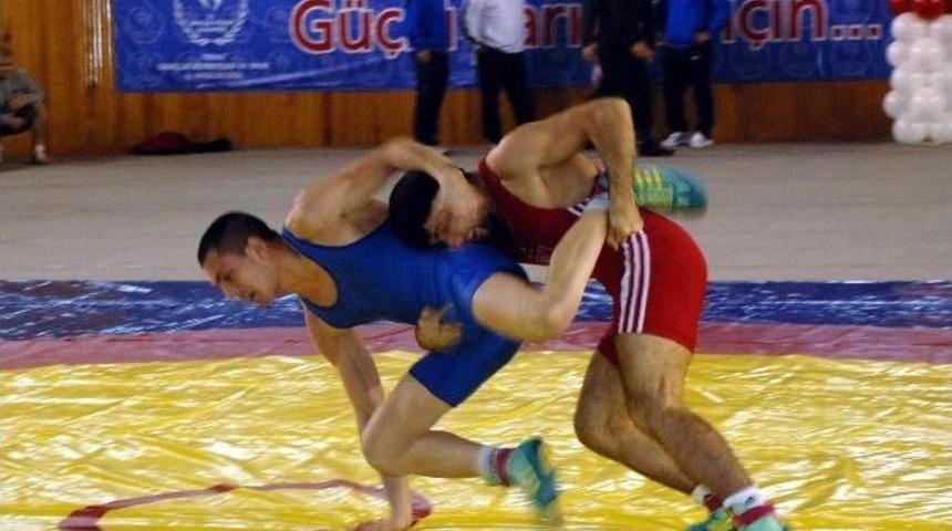 Uluslararası G&uuml;reş Turnuvası Tokat&rsquo;ta Başladı