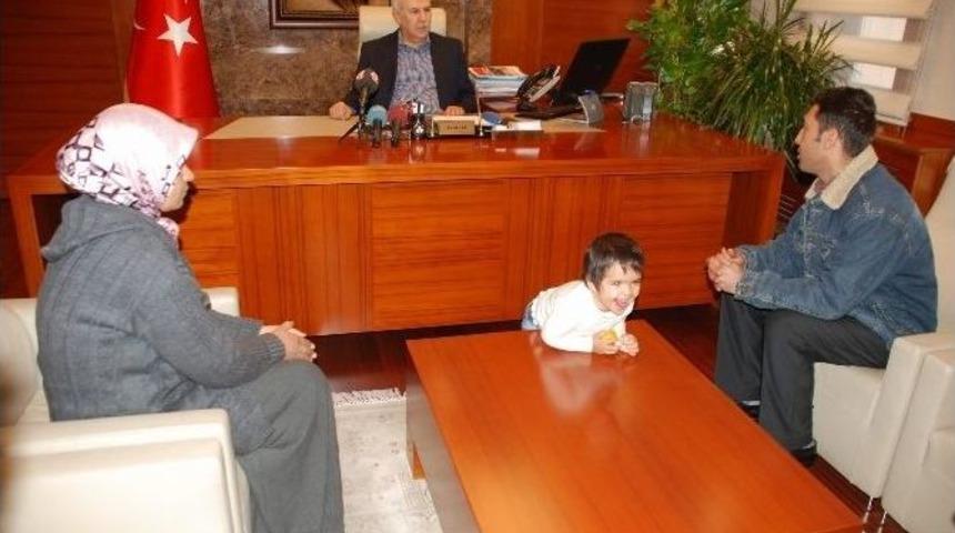 K&uuml;&ccedil;&uuml;k B&uuml;şra&rsquo;nın İşitme Cihazını Cumhurbaşkanı Erdoğan Hediye Etti