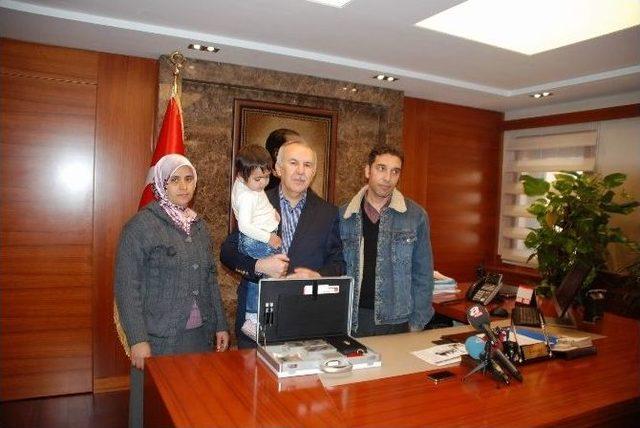 K&uuml;&ccedil;&uuml;k B&uuml;şra&rsquo;nın İşitme Cihazını Cumhurbaşkanı Erdoğan Hediye Etti 1