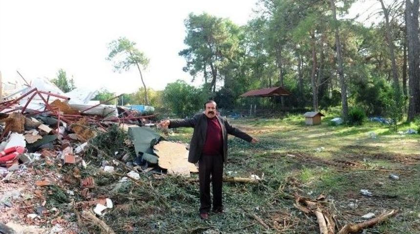 Kemer&rsquo;de &Ccedil;arşısı Yıkılan İş Adamı İsyan Etti