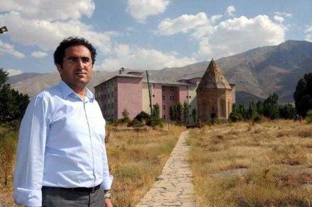 Gevaş taki halime hatun k&uuml;mbeti ve sel&ccedil;uklu mezarlığı i&ccedil;in yeni proje 2