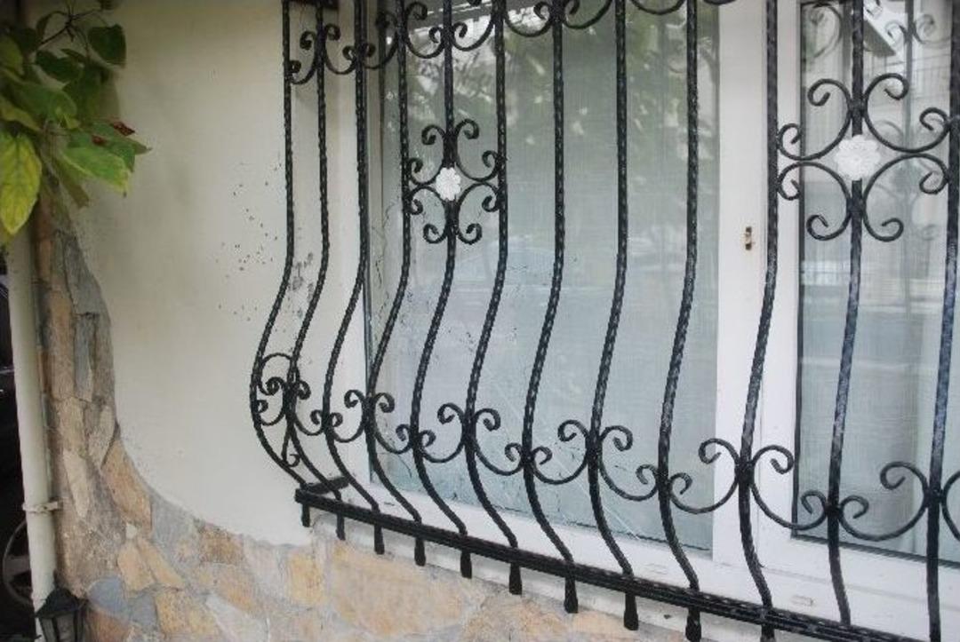 Edremit Belediye Başkanı Kamil Saka&rsquo;nın Evine Silahlı Saldırı