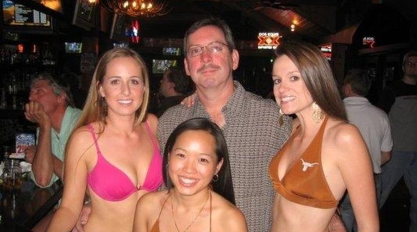 Bikini giymeyene iş yok!