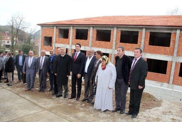 İhh Genel Başkanı Yıldırım Okul İnşaatını İnceledi 2