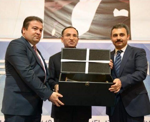 Adalet bakanı bozdağ : istikrardan rahatsız olan &ccedil;evreler var 2