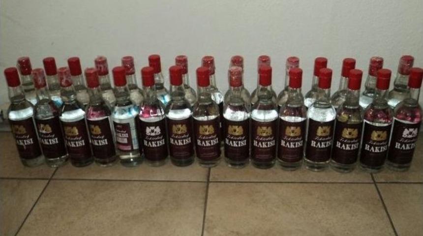 Buharkent&rsquo;te 33 Şişe Ka&ccedil;ak İ&ccedil;ki Ele Ge&ccedil;irildi