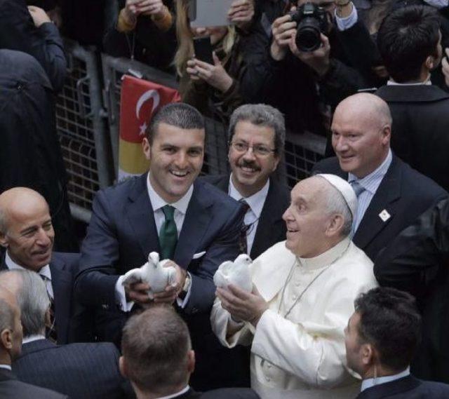 Papa barış i&ccedil;in g&uuml;vencin u&ccedil;urdu 1