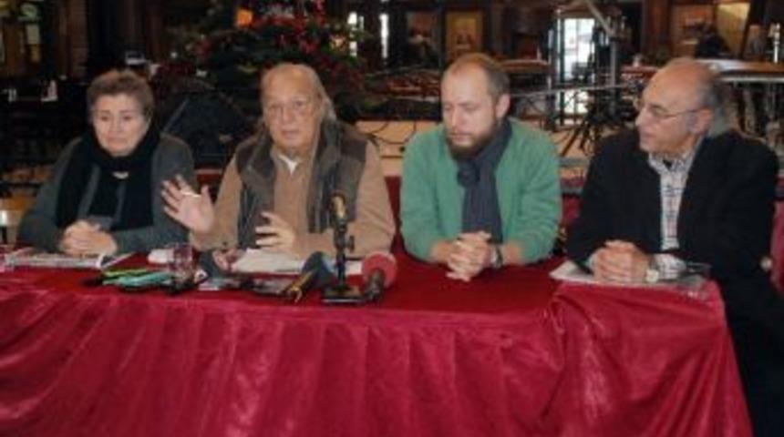 Sanat&ccedil;ılardan K&uuml;lt&uuml;r B&uuml;t&ccedil;esi Kesintisine Sert Tepki